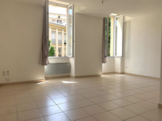  Appartement à louer 2 pièces 45 m² Salon de provence