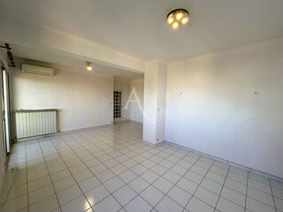 Vente Appartement Bel appartement  3 pièces, balcon loggia et cave secteur Cours Palmarole Perpignan