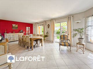  Maison à vendre 8 pièces 196 m²