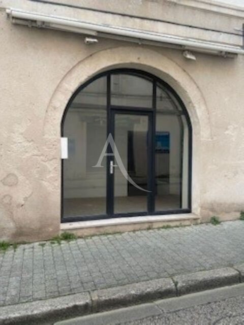 Local commercial centre ville La Rochelle 990 17000 La rochelle