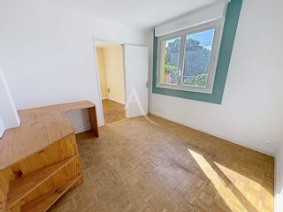  Appartement à louer 4 pièces 70 m²