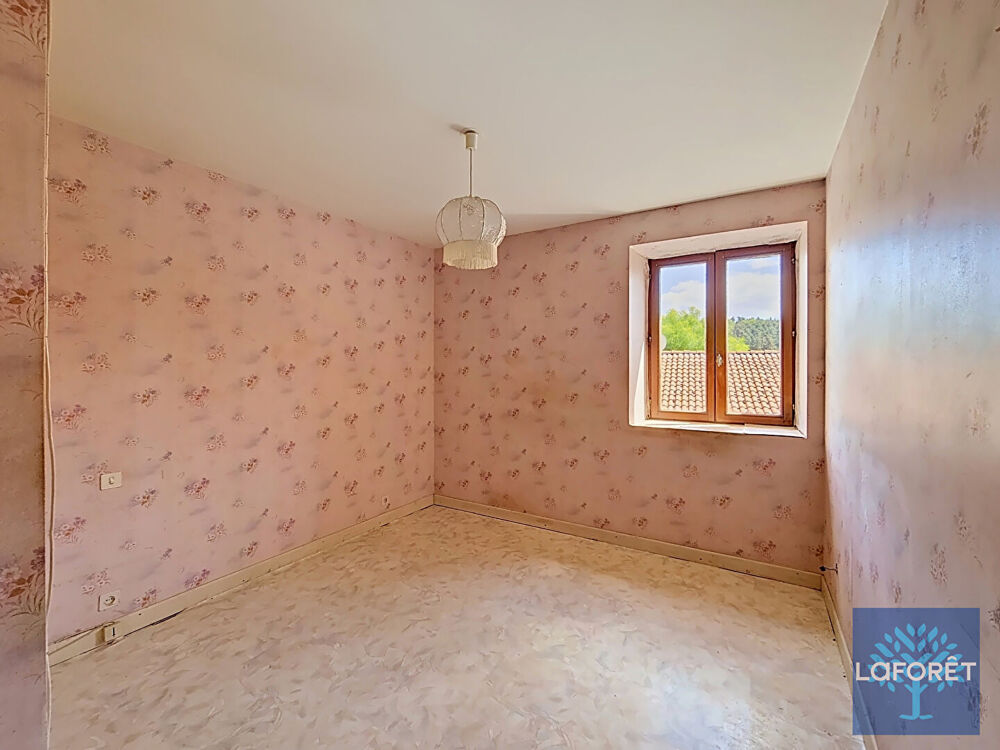 Maison avec jardin, garage et dépendances - 110 m² - Vaures (à 5 min de Loudes)