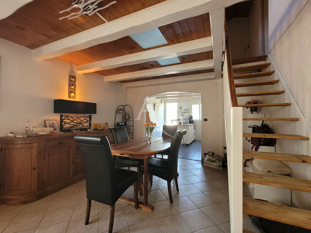 EXCLUSIVITE - Maison de bourg au coeur d'Esnandes (communauté d'agglomération de La Rochelle)