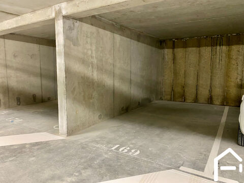  Parking / Garage  louer 1 pice 10 m