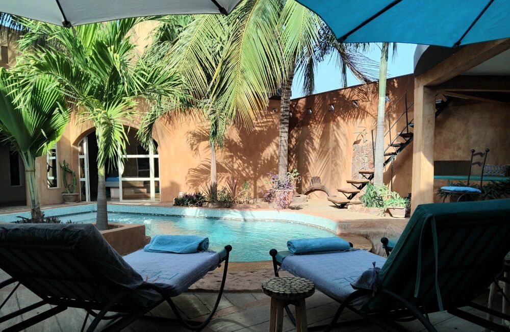 Vente Maison PRIX EXCEPTIONNEL POUR CE RIAD ATYPIQUE AVEC PISCINE SITUE A PIEDS DE LA MER ET DES COMMERCES Quartier Drève des Belges, Ngaparo Ngaparou (Senegal)