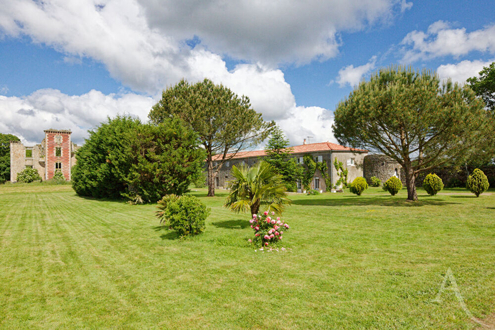 Maison 7 pièces 226 m² · à Beaufou · 226 m² · 418 000 €