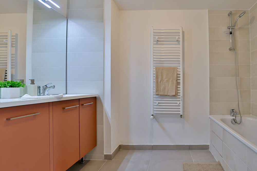 Saint cyprien Toulouse SPACIEUX T3 AVEC TERRASSE DE 13 M²