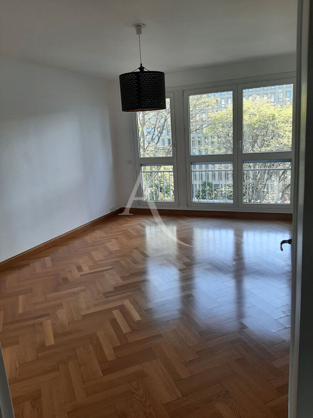 Location Appartement T3  Ile de NANTES avec chauffage collective et une place parking Nantes