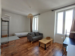  Appartement à louer 1 pièce 25 m²