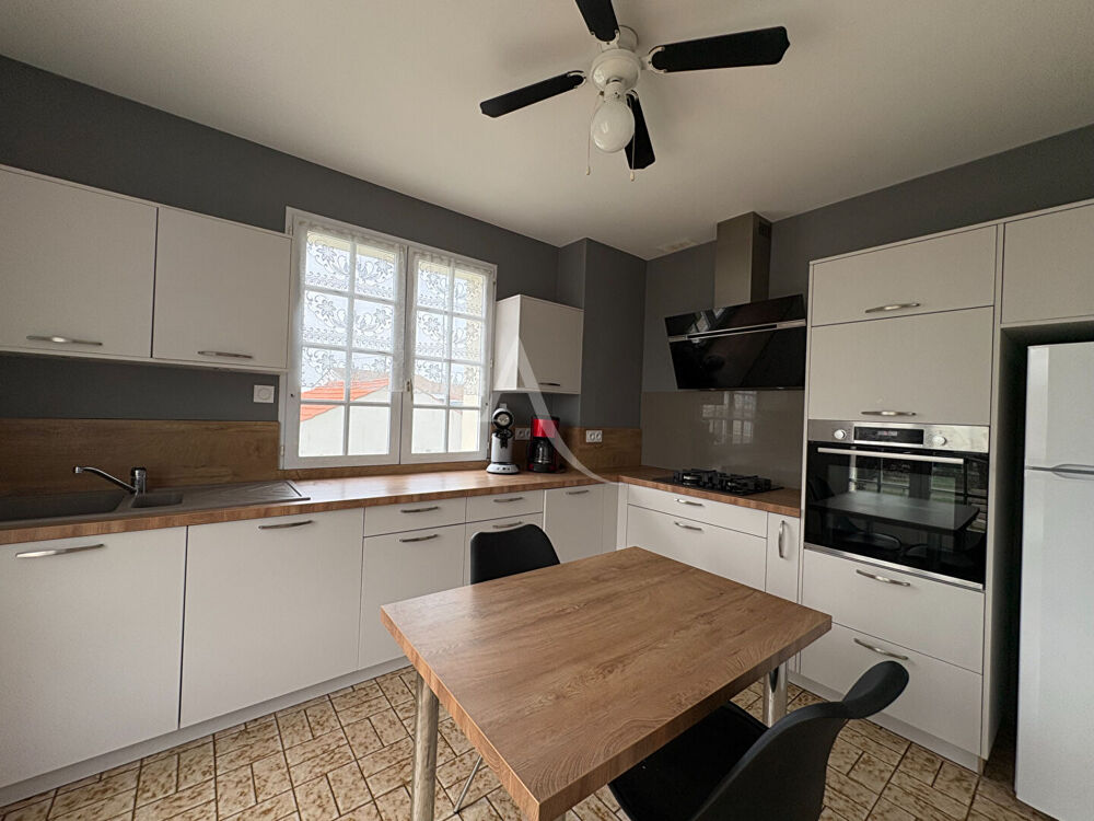 Maison 5 pièces - 3 chambres - NALLIERS