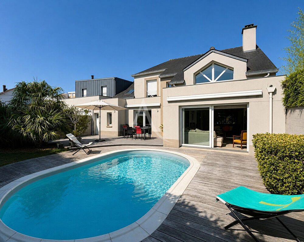Maison Contemporaine de 171 m² avec piscine et double garage - Longchamp/Gaudinière