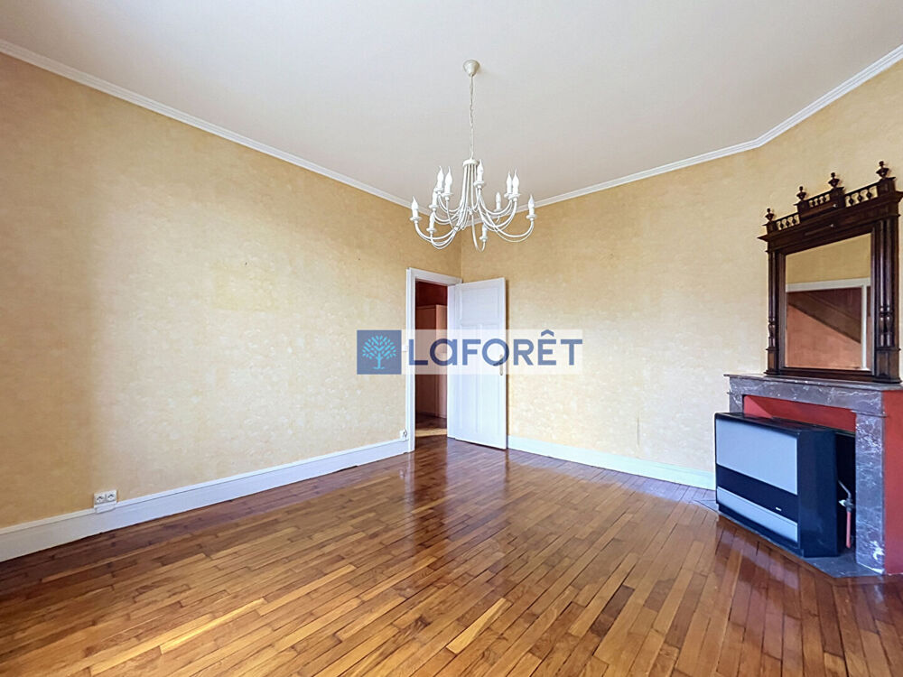 Vente Maison Maison à Saint-dizier 4 pièce(s) 65.28 m2 avec cinq garages et terrain constructible Saint dizier