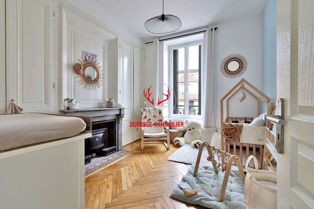 Vente Appartement Appartement de caractère rénové, jardin privatif 120 m² et 3 parkings Ecully
