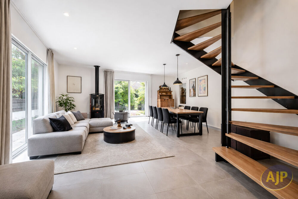 TAUSSAT AU COEUR DU BOURG MAISON 4 CHAMBRES DE 138M²