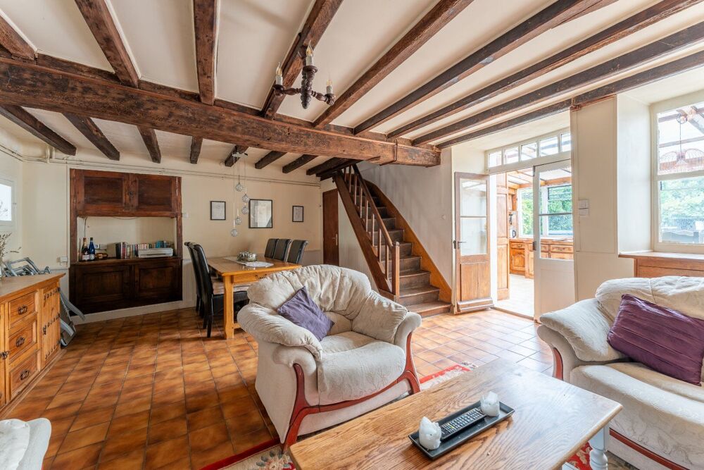 Magnifique Maison de Caractère Rénovée, avec Grande Grange et Jardin-Cour, Située dans l'un des Plus Beaux Villages de France