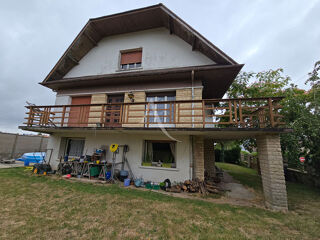  Maison  vendre 8 pices 210 m