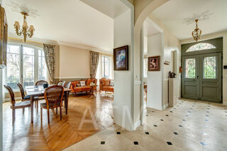  Villa à louer 8 pièces 196 m²