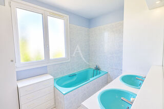  Appartement à louer 5 pièces 85 m²