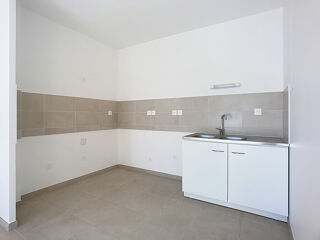  Appartement à louer 3 pièces 73 m²