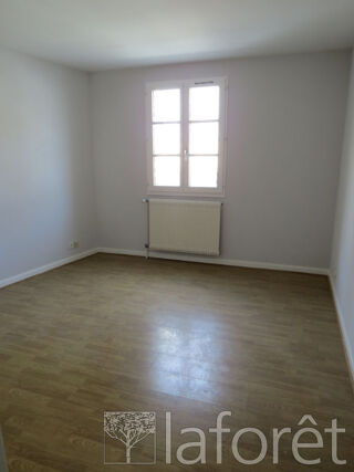  Appartement à louer 4 pièces 96 m²