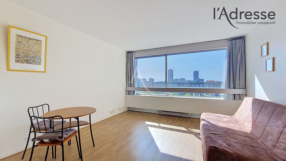 PUTEAUX / LA DEFENSE Studio de 28 m² avec cave et parking