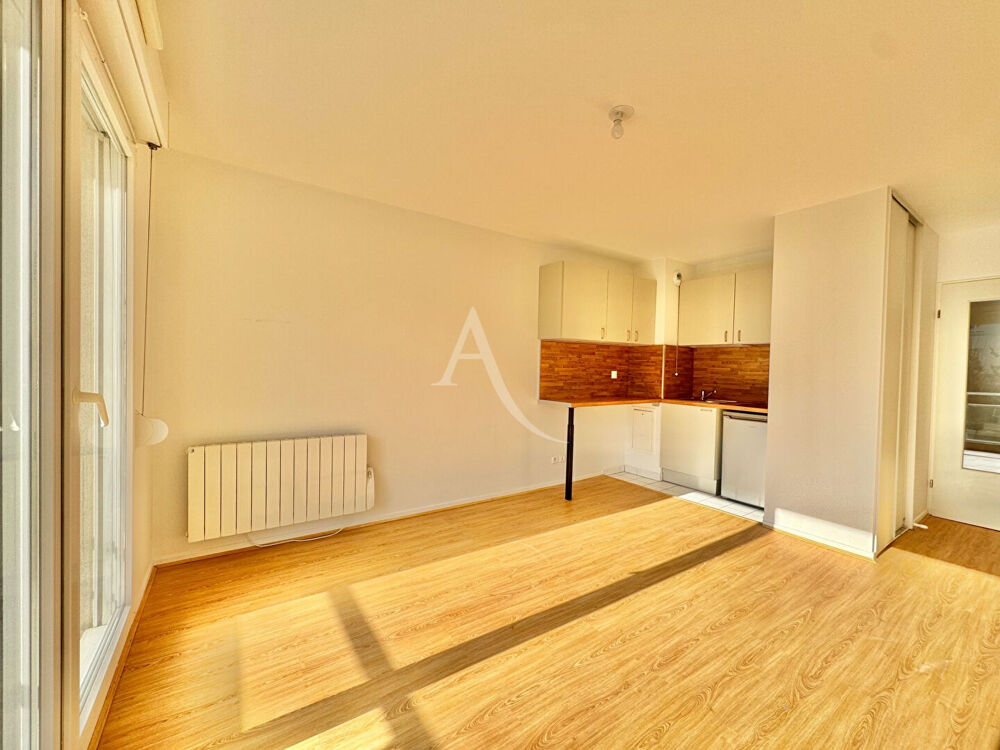 Location Appartement TYPE 1, REIMS - PROCHE NEOMA Reims