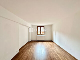  Appartement à louer 4 pièces 99 m²
