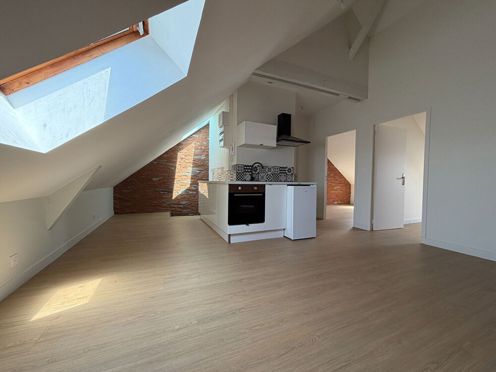 Vente Appartement ANGERS UCO / ESA : T3 de 36m2 rénové, dernier étage à deux pas du centre-ville d'Angers ! Angers