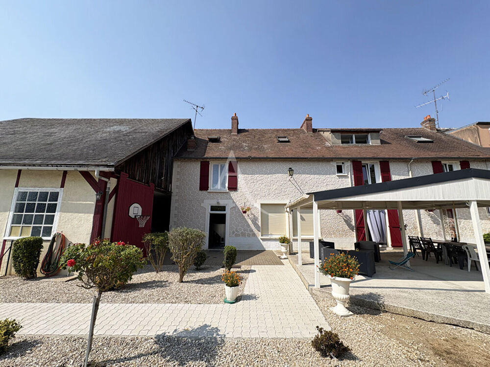Maison de village avec piscine - Proche DOURDAN (91410) - 10 pièce(s) 240 m2