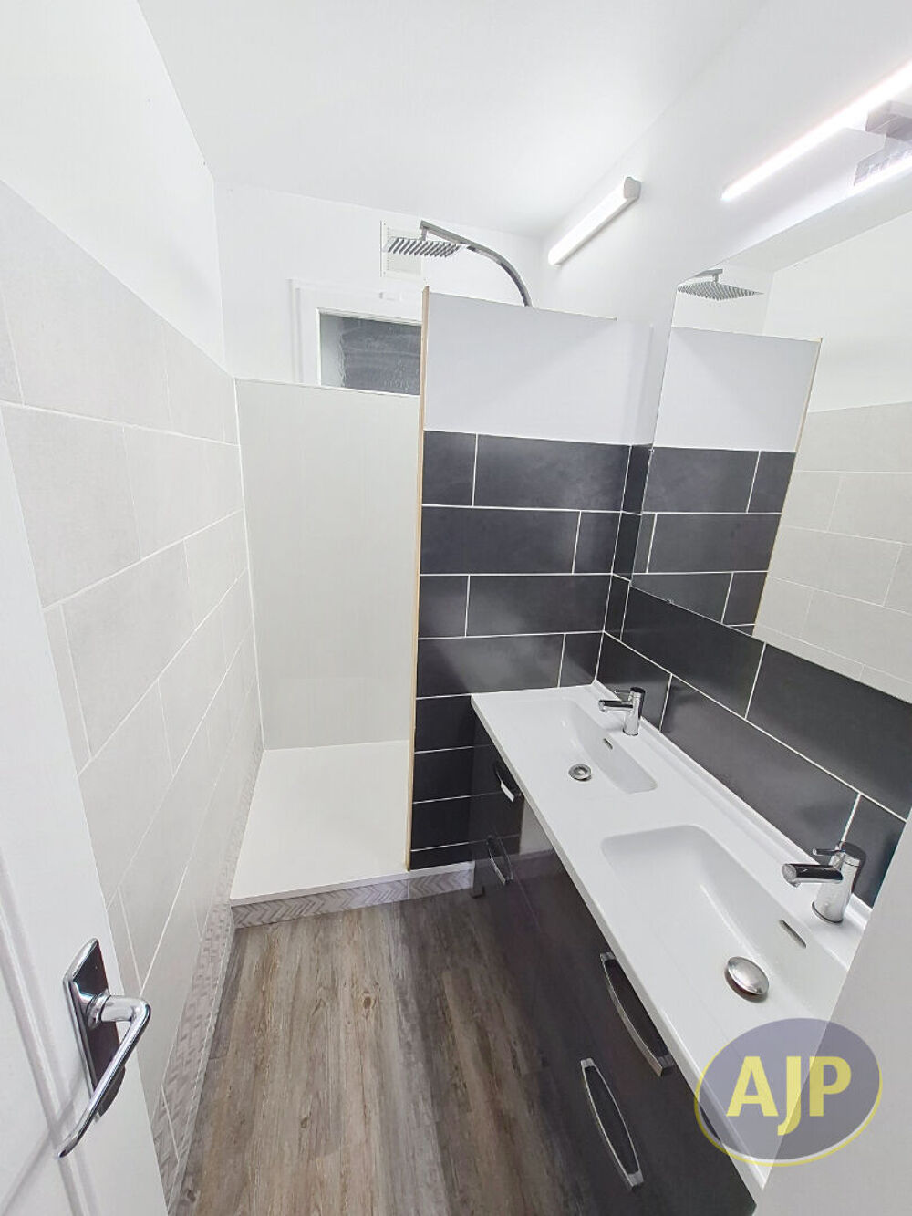 Location Appartement Appartement  3 pièce(s) 62.58 m2 Reze