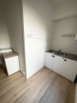  Appartement à louer 1 pièce 28 m²