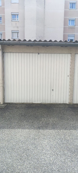  Parking / Garage à louer 