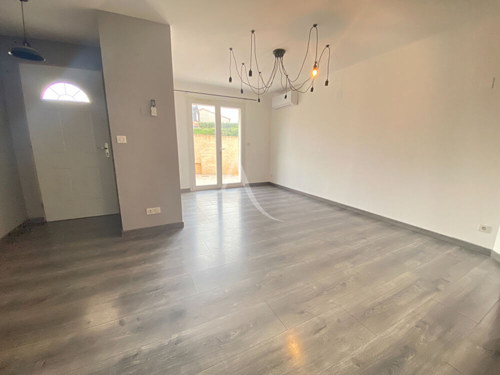 Location Maison SIGEAN - Maison 4 pièces en R+1 avec garage, terrasse et piscine Sigean