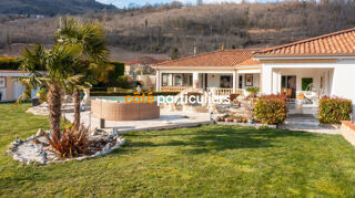  Maison  vendre 6 pices 240 m