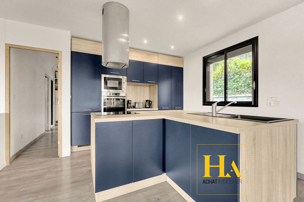 Maison de caractère de 118 m² avec pigeonnier, vue dégagée, SPA et panneaux solaires