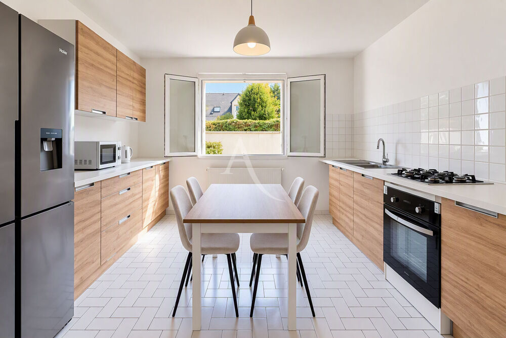 Location Maison Maison Angers 4 pièce(s) 85 m2 - SECTEUR LECLERC CAMUS Angers