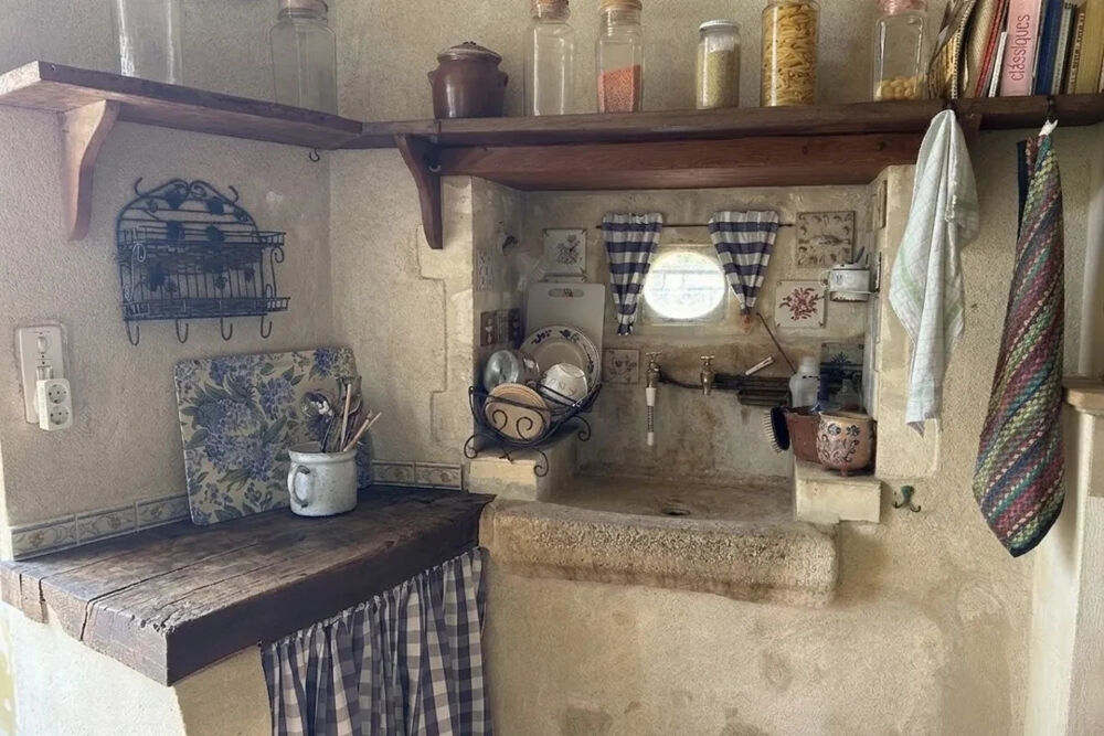 Charmante maison de caractère avec cave voûtée et jardins