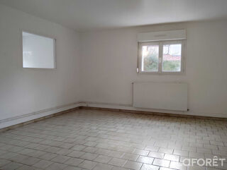  Appartement à louer 3 pièces 90 m²