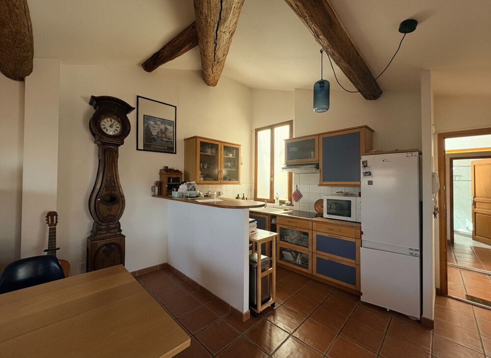 Vente Appartement Appartement  3 pièce(s)  107.78 m²  (60.91 m² loi carrez) en dernier étage Sete