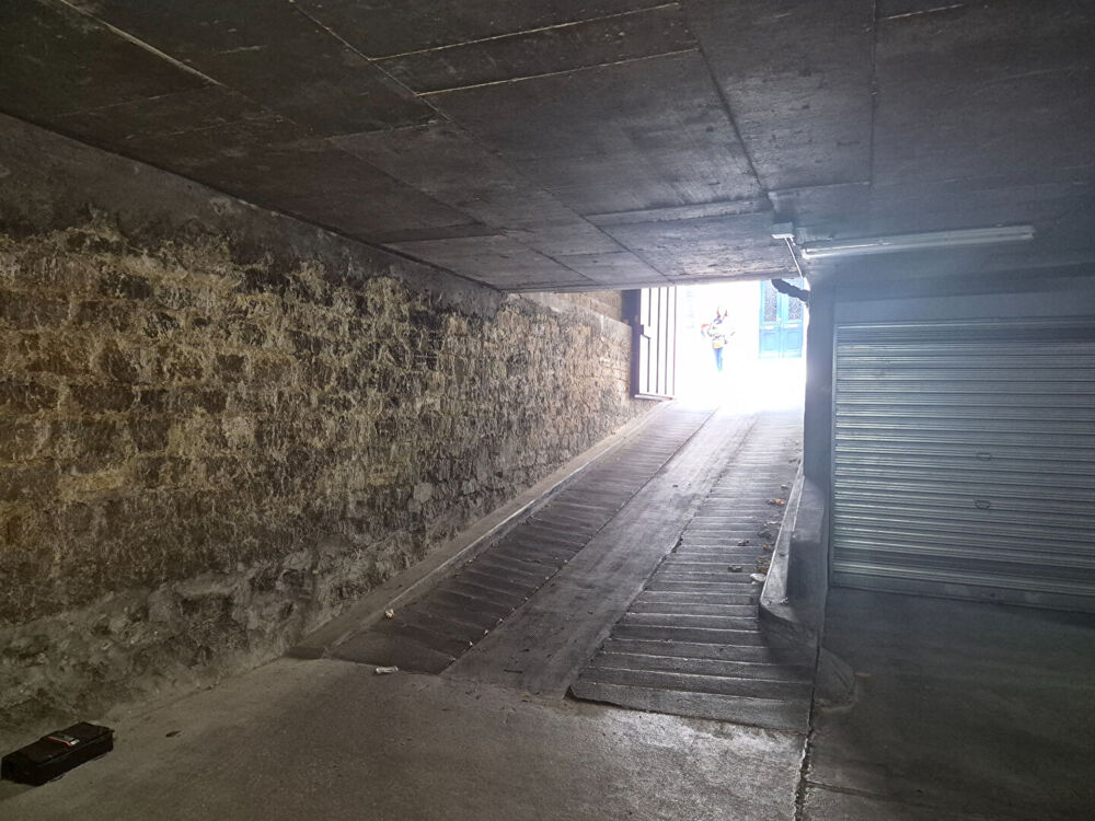 Location Parking/Garage Location place de parking - Rue Erard - Proche métro REUILLY DIDEROT Paris 12
