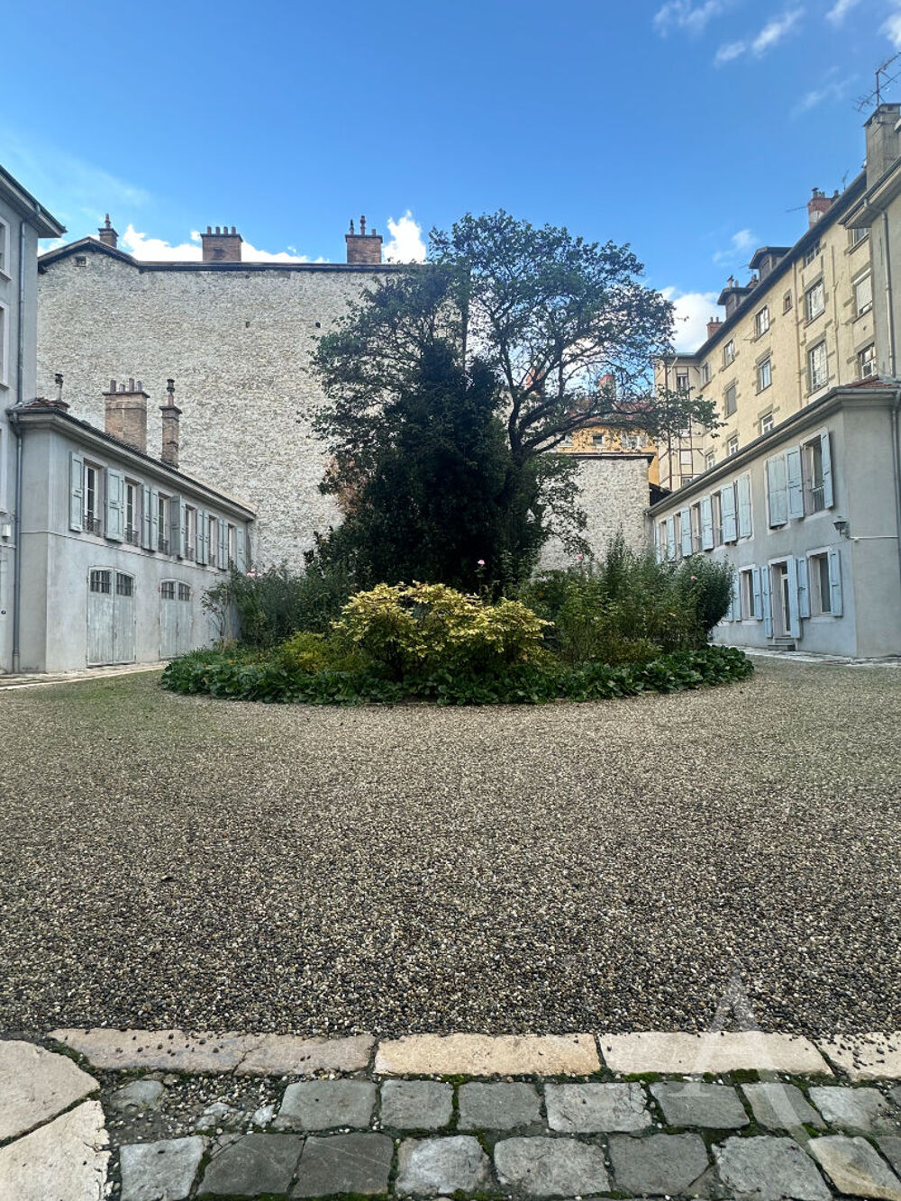Quartier des Antiquaires Duplex sur cour 4 Chambres