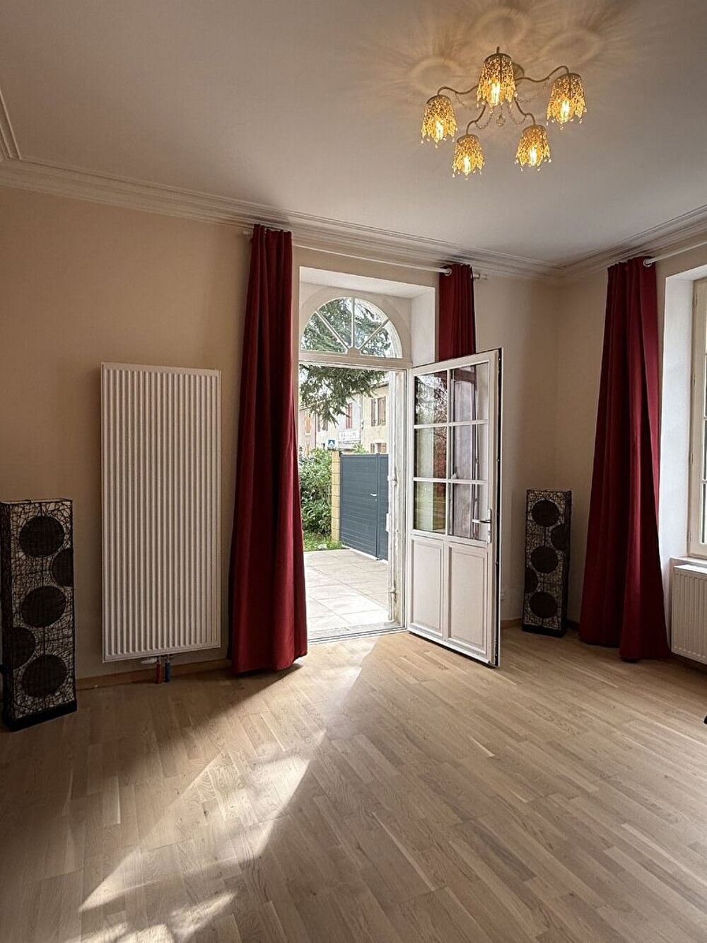 Vente Villa Grande et belle maison bourgeoise entièrement rénovée avec piscine et jardin clôturé Castelnau d'auzan