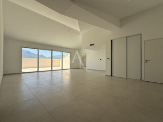  Appartement à louer 4 pièces 122 m²