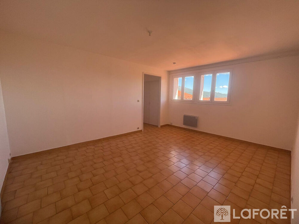 Location Appartement T3 en centre ville de Prades Prades