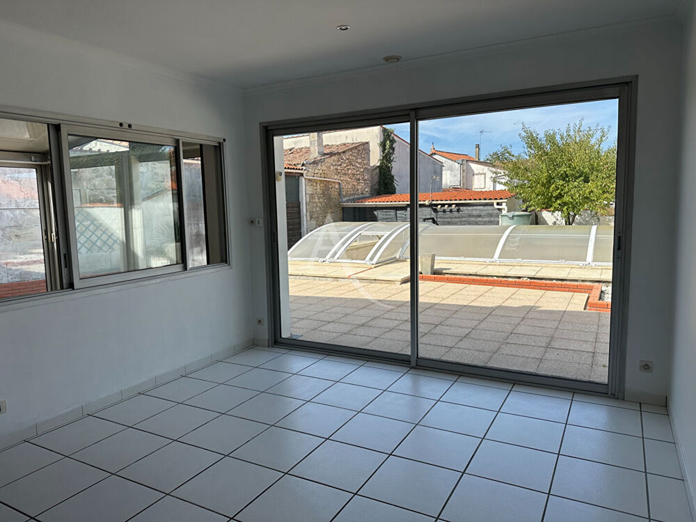 Vente Maison Grande maison familiale de 193.96 m2 avec piscine à Rochefort Rochefort