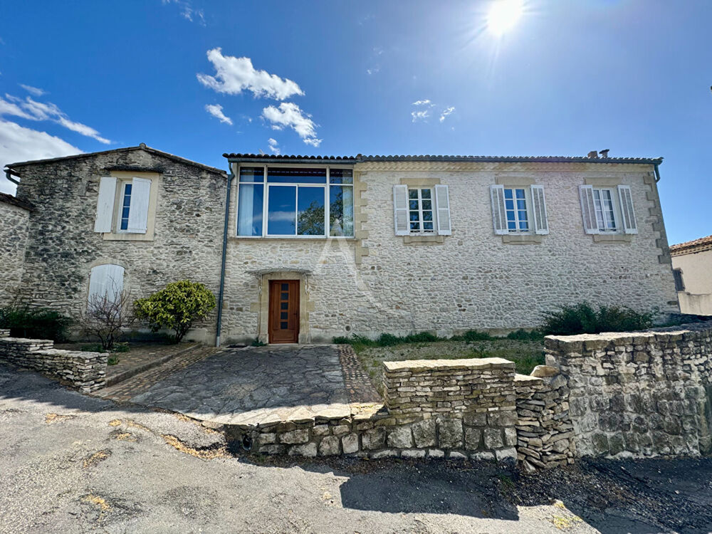 Belle propriété en Pierres - 250 m2 + dépendances