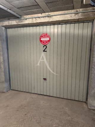  Parking / Garage � vendre  Saint gilles croix de vie