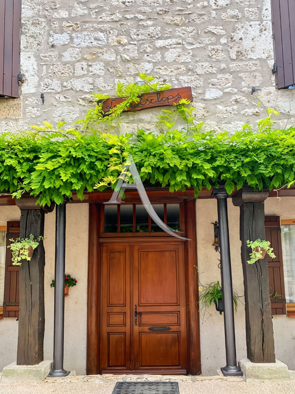 SUPERBE MAISON DE VILLAGE