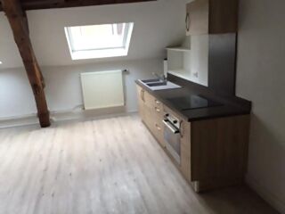 Appartement à louer 4 pièces 65 m²