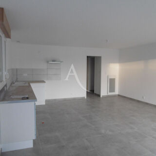  Maison à louer 3 pièces 74 m²